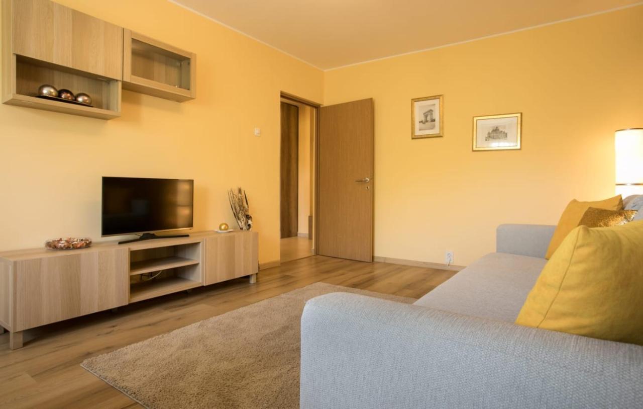 Golden Apartment Baneasa بوخارست المظهر الخارجي الصورة