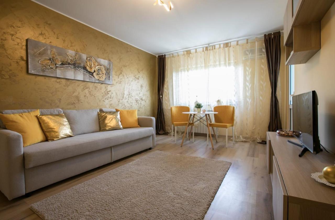 Golden Apartment Baneasa بوخارست المظهر الخارجي الصورة