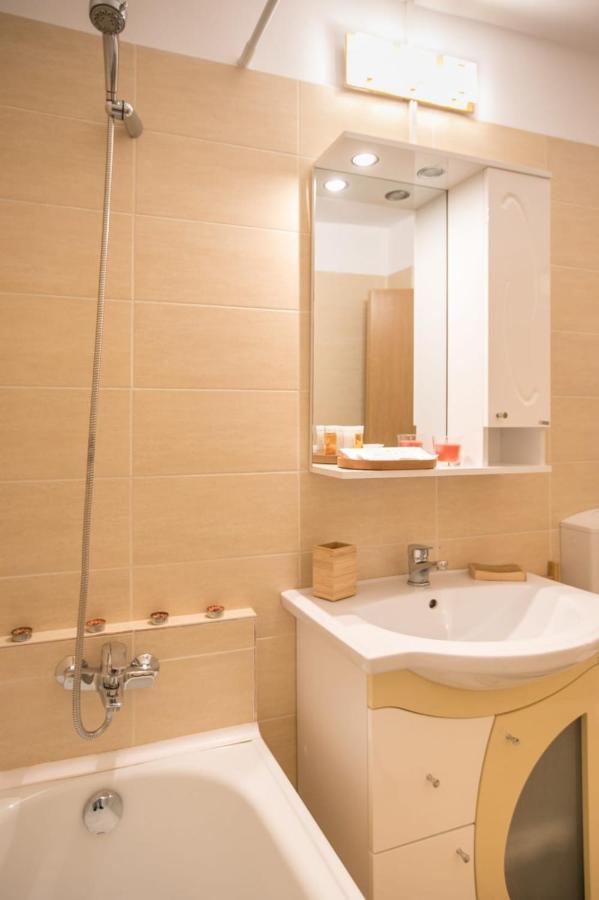 Golden Apartment Baneasa بوخارست المظهر الخارجي الصورة
