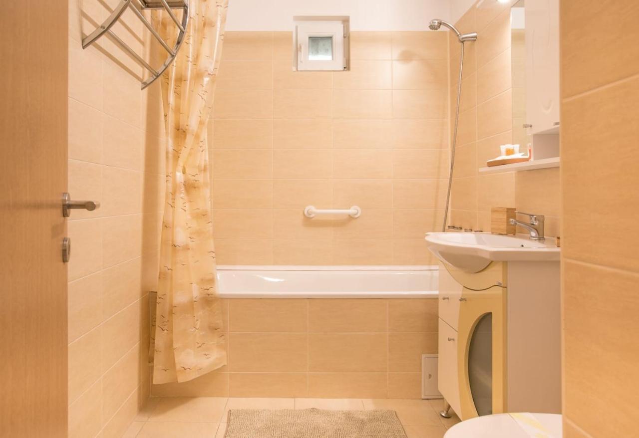 Golden Apartment Baneasa بوخارست المظهر الخارجي الصورة
